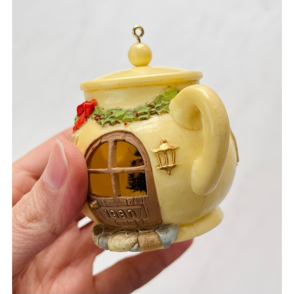 Set Of 2 Vintage Hallmark Tree Trimmer Ornaments 1980 Teapot & 1978 Carousel - Picture 4 of 13